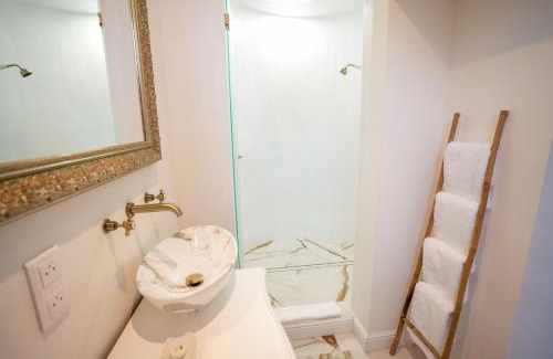 Hardricourt Bed & Breakfast | Le Château d Hardricourt