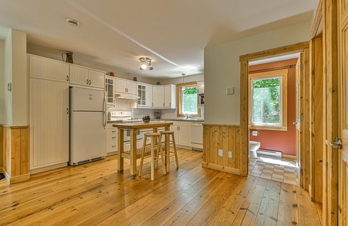 St-Adolphe-d'Howard Ski Chalet | Le Chalet du Lac Vert - Saint-Adolphe-d'Howard - SPA, Fireplace, Lake Access