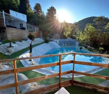 L'Escarene Ski Chalet | Le chalet au bord du lagon