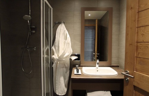 Les Bruyeres Hotel | Le Chalet du Mont Vallon Spa Resort