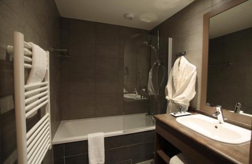 Les Bruyeres Hotel | Le Chalet du Mont Vallon Spa Resort