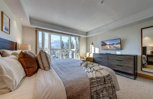 Blackcomb Apartment | Le Chamois 504 - Upper Village