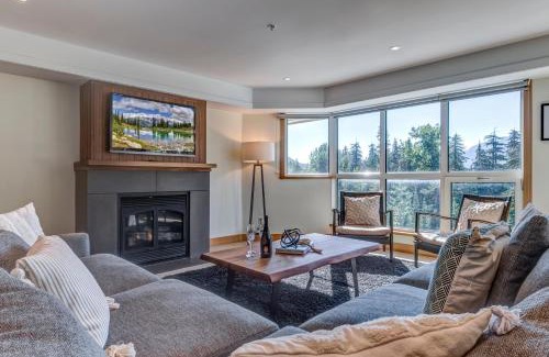 Blackcomb Apartment | Le Chamois 504 - Upper Village