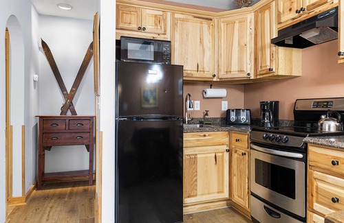 Mountain Village Condo | Le Chamonix B by Avantstay Located In Mountain Village, Close to Gondola & Skiing