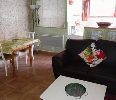 Cognac Apartment | Le Charmant Duplex
