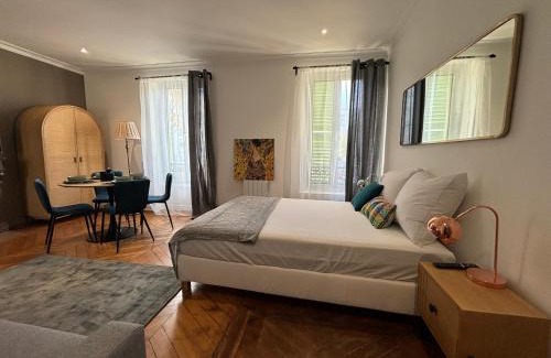 Les Gondoles Apartment | Le Charmant - Parking Gratuit, Wifi, RER C Choisy-le-Roi