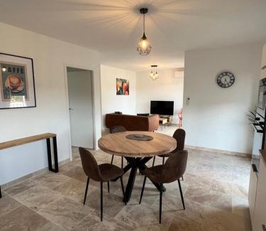 Sagries Apartment | Le Clos de L'Oliveraie - Appartements de charme avec piscine proche d'Uzès