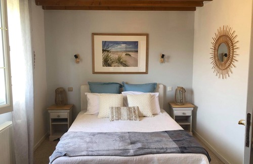Basly Bed & Breakfast | Le clos de la Barre, close to the sea. Ideal for recharging your batteries and visiting