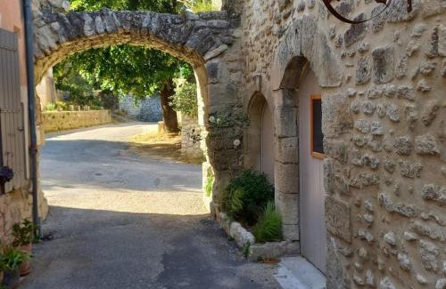 Saint-Restitut Apartment | Le Clos du rempart - 2 à 4 pers.