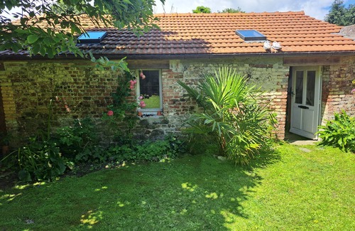 Saint-Vaast-la-Hougue House | Le clos Saint Vaast near the beach and harbour in the town center