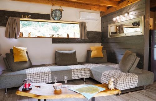 Saint-Andre Ski Chalet | le domaine de jade