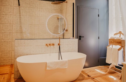 Bernac House | Le Domaine de la Monestarié Charm, elegance and scents of Tuscany