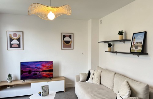 Calais City Center Apartment | Le Duc de Guise Apartment Ensuite - Landmark View