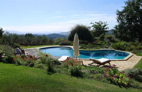 Monte Castello di Vibio Villa | Le Favette - spacious holiday home with Pool, Golf & stunning Umbrian Views