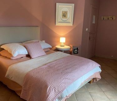 Saint-Sebastien-d'Aigrefeuille Bed & Breakfast | Le Mas des Sources