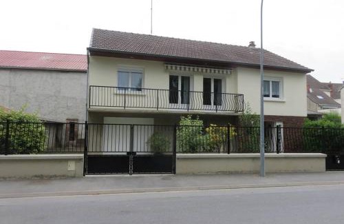 Damery House | Le gîte du Coche avec vue sur la Marne