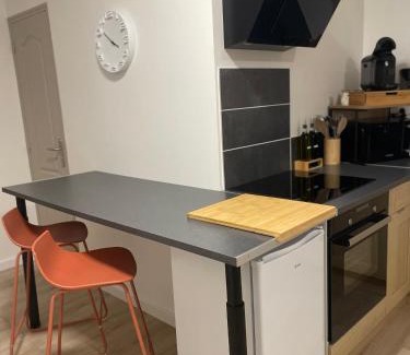 Moulins Apartment | - Le Gambetta -