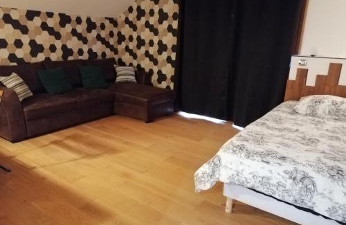 La Bassee Apartment | Le gite du chtihameau avec piscine intérieure privative, selon date
