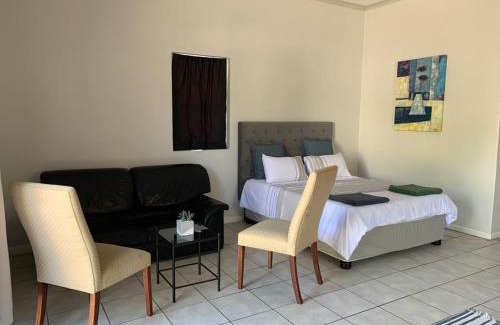 Franschhoek Apartment | Le Grec Wine Tram Apartment