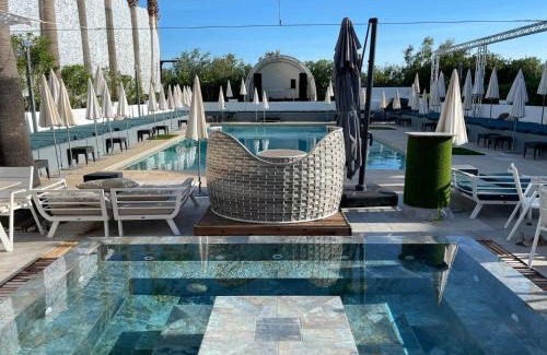 Naturist Village Hotel | Le Jardin de Babylone Résidence Festive & Naturiste "réservé aux couples uniquement"