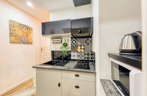 Juvisy-sur-Orge Apartment | Le Joyau Caché: a unique haven of serenity