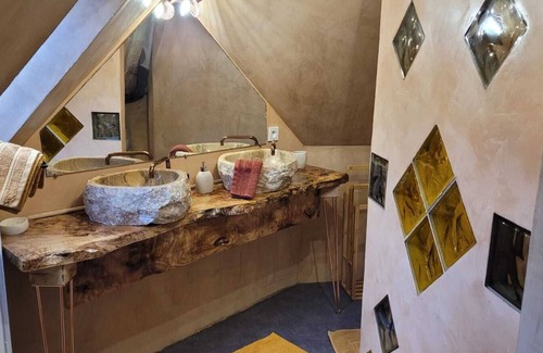 Grand-Vabre Bed & Breakfast | Le Manoir des Pélies- Echappée Belle