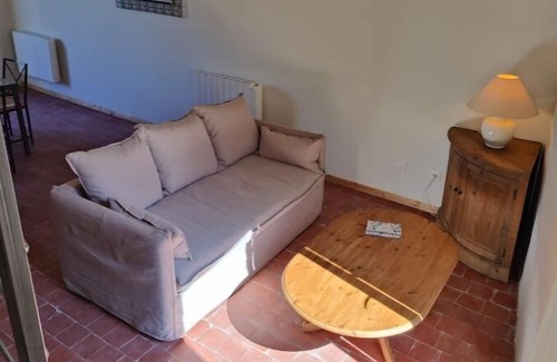 Les Pilles Apartment | Le Mas D'antonine, Gîte Hélène