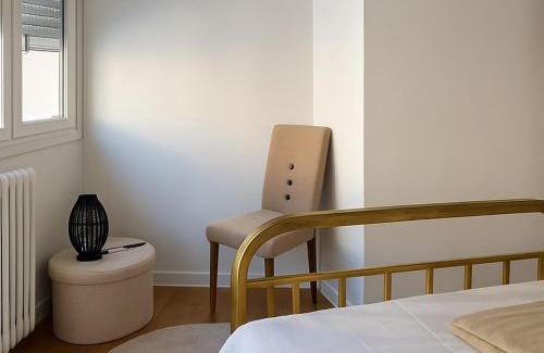 Centre Ville Rive Gauche Apartment | Le Monlahaye, cozy & bright