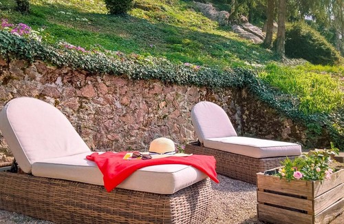 Semur-en-Auxois House | Le Moulin de L'O - L'Orle Rose