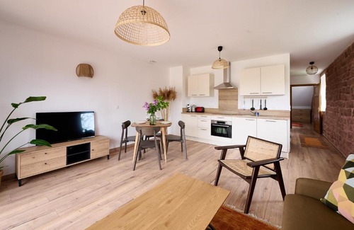 Puberg Apartment | Le Noyer - Appt avec terrasse et jardin partagé