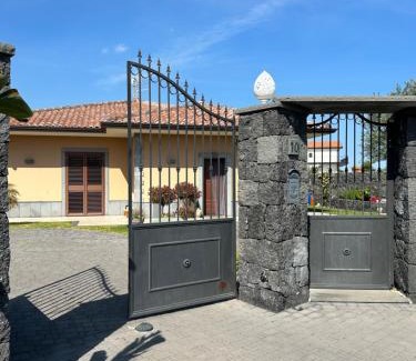 San Pietro Clarenza House | “Le Palme”