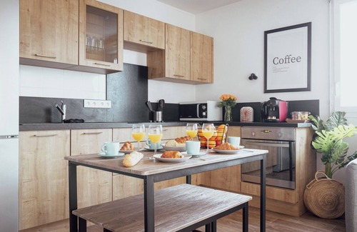 Cenon Apartment | Le Panorama- warm and cosy- near Bordeaux