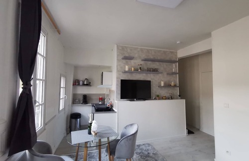 Old Town Apartment | Le Papillon de la Cathédrale