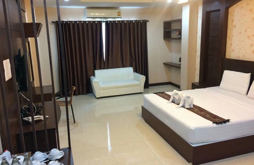 Phitsanulok Hotel | Le Parc Wangnang