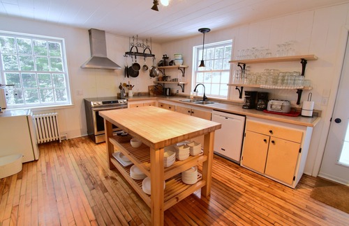 Val Morin Hostel | Le Partage Lodge
