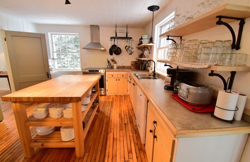 Val Morin Hostel | Le Partage Lodge