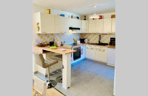 Beaune Apartment | Le Petit Blanc - Vue sur le Square des Lions