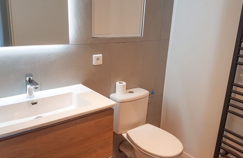Chazay-d'Azergues Apartment | Le Petit Castel, Charmant T2 Entre Lyon et Villefranche