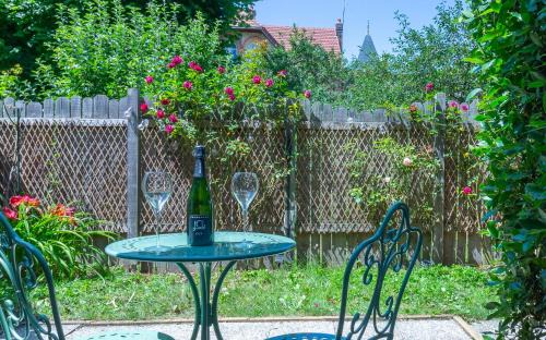 Troyes Apartment | Le Petit Clos - Jardin privatif - Proche du centre