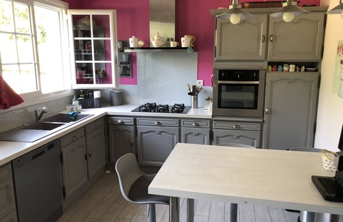 Boissy-Saint-Leger Villa | LE PETIT LAC house on 3 ha, swimming pool, jacuzzi, 2 ponds.12 people.