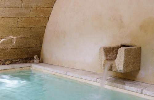 Collias House | Le Petit Palais Hors Du Temps