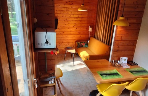 Saint-Paul-les-Dax Ski Chalet | Le Petit Refuge: Cocon Douillet Pour 2, au Calme Dans la Forêt Piscine Partagée