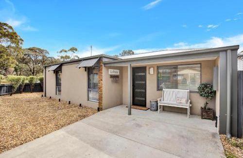 Paynesville House | Le Petite