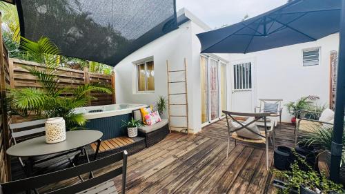 Sainte-Clotilde Centre House | Le Pluméria - T1 avec un SPA privatif