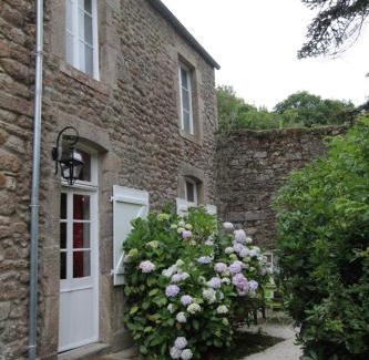 Fermanville House | Le Presbytère, Cotentin, Val de Saire, Fermanville, proximité immédiate mer et forêt