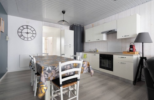 Bagneres-de-Bigorre Apartment | Le reflet des Pyrénées 6/8 people, close to town center and ski shuttles