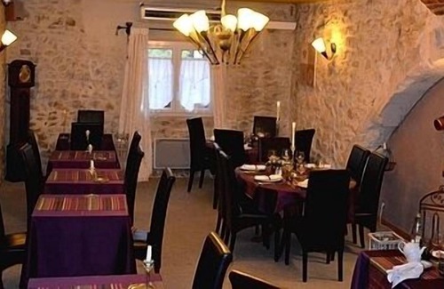 Vezenobres Hotel | Le Relais Sarrasin