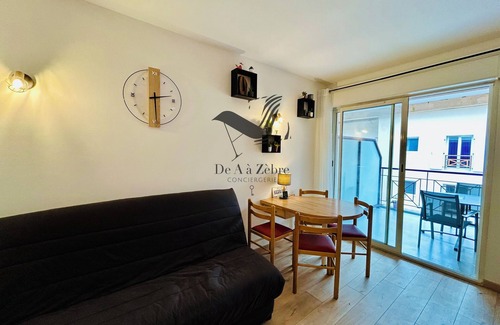 Rochefort Apartment | Le Repos du Marin - With balcony and private parking lot