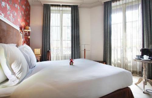 Hopital Saint-Louis Hotel | Le Robinet d'Or Paris Canal Saint Martin