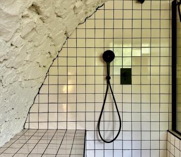 Riviere-sur-Tarn Hotel | Le Sahuc